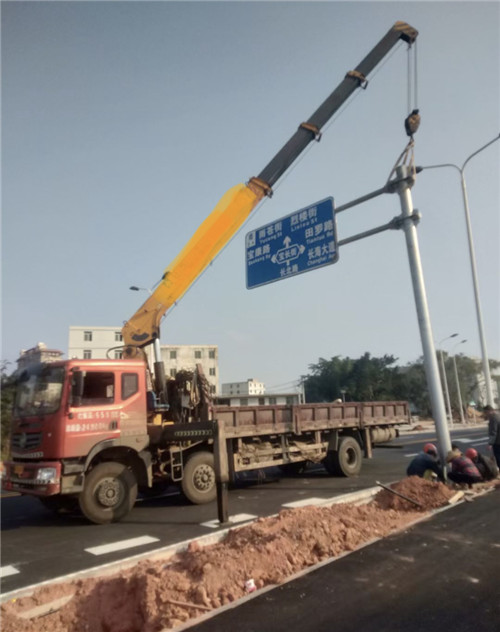 果洛设备吊装租赁吊车要用多大吊车