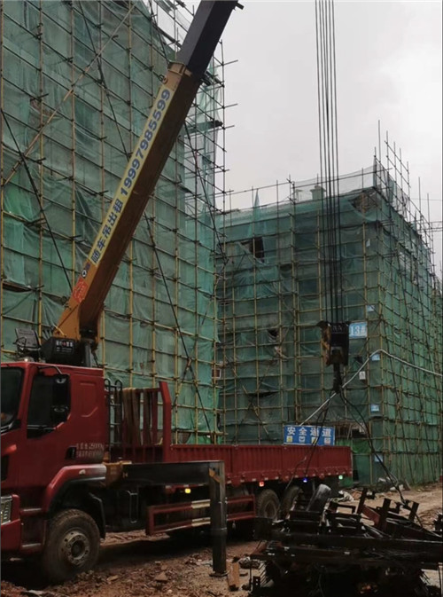 果洛“慢工细活”—— 吊车的 “微动控制” 技术